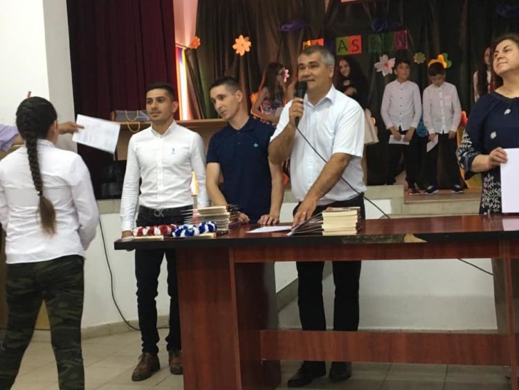 34 DE ELEVI CU MERITE DEOSEBITE AU FOST RĂSPLĂTIȚI FINANCIAR DE PRIMĂRIA VIȘINA
