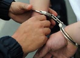 Urmărit internaţional pentru proxenetism în Germania, plasat în control judiciar de autorităţile române