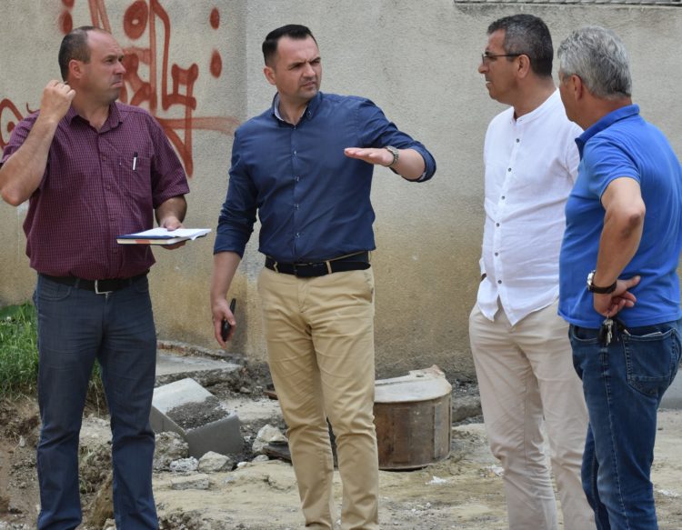 CONTINUĂ LUCRĂRILE DE MODERNIZARE ȘI ÎN MICRORAIONUL NUMĂRUL  3