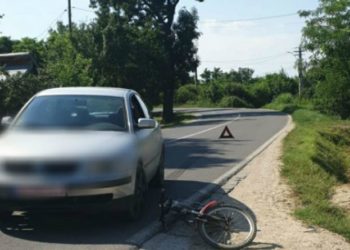 DOUĂ TINERE ACCIDENTATE UȘOR LA CORBII MARI