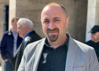 LA MULTI ANI DIN PARTEA PRIMARULUI IONEL OLTEANU PENTRU COPIII DIN MORTENI