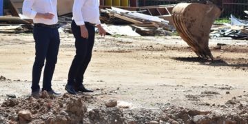 Vizită în teren pe șantierul care vizează modernizarea Şcolii Gimnaziale „Mihai Viteazul”