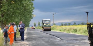 VIZITĂ DE LUCRU PE TRESEUL DN 72 A PREȘEDINTELUI CJD ALEXANDRU OPREA,VICEPREȘEDINTELE ALIN MANOLE ȘI ȘEFUL DIRECȚIEI DE INFRASTRUCTURĂ LOCALĂ VASILE DINU