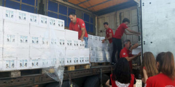 CRUCEA ROȘIE DÂMBOVIȚA A OBȚINUT O DONAȚIE DE 42 DE TONE DE LAPTE DIN PARTEA UNEI FABRICI DIN TIMIȘ