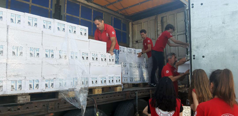 CRUCEA ROȘIE DÂMBOVIȚA A OBȚINUT O DONAȚIE DE 42 DE TONE DE LAPTE DIN PARTEA UNEI FABRICI DIN TIMIȘ