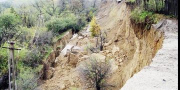 11 LOCALITĂȚI DIN DÂMBOVIȚA AU FOST AFECTATE DE ALUNECĂRILE DE TEREN