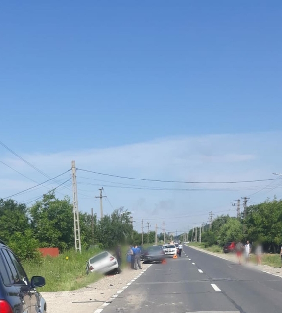 CARAMBOL LA ANINOASA!O FEMEIE ÎNSĂRCINATĂ A AJUNS LA SPITAL