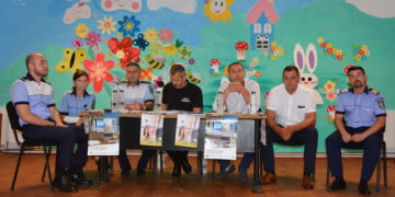 Primarul şi poliţiştii, lecţie despre siguranţă şi prevenirea infracţionalităţii pentru cetăţeni!