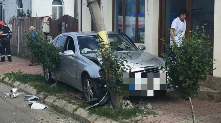 ACCIDENT ÎN TÂRGOVIȘTE! ȘOFERUL CERCETAT DE CONDUCERE SUB INFLUENȚA UNOR SUBSTANȚE PSHIOACTIVE