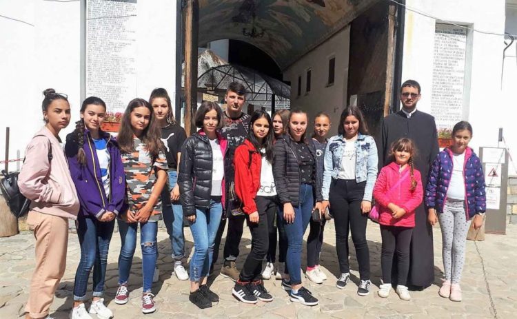 ELEVI OLIMPICI, ÎN TABĂRA LA PEȘTERA IALOMIȚEI