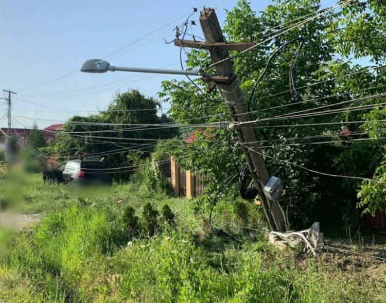 ACCIDENT LA ANINOASA.UN TÂNĂR DE 18 ANI A FOST TRANSPORTAT LA SPITAL