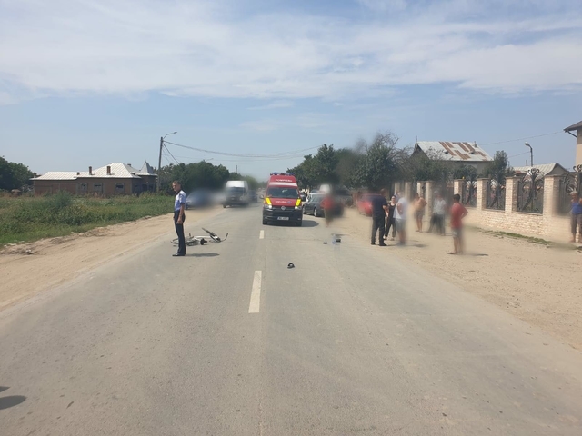 UN BICICLIST, DE 66 DE ANI, DIN LUNGULETU, A AJUNS DE URGENȚĂ LA SPITAL DUPĂ CE A FOST SPULBERAT DE O MAȘINĂ