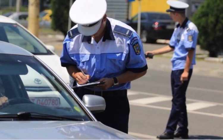 TINERI, CERCETAȚI DE POLIȚIȘTI SUB ASPECTUL SĂVÂRȘIRII DE INFRACȚIUNI CONTRA SIGURANȚEI CIRCULAȚIEI PE DRUMURILE PUBLICE