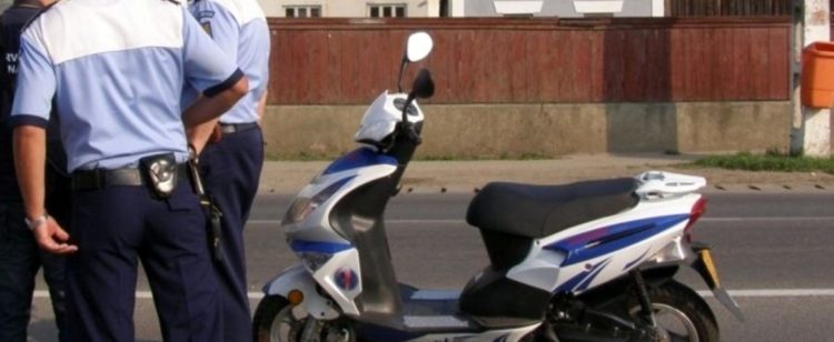 POLIȚIA RUTIERĂ ATRAGE ATENȚIA CETĂȚENILOR CU PRIVIRE LA FAPTUL CĂ PENTRU A CONDUCE PE DRUMURILE PUBLICE UN MOPED ESTE NECESAR CA ACESTA SĂ FIE ÎNREGISTRAT ÎN CIRCULAȚIE ȘI SĂ DEȚINĂ PERMIS DE CONDUCERE