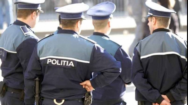 174 DE POLIȚIȘTI DIN CADRUL INSPECTORATULUI DE POLIȚIE JUDEȚEAN DÂMBOVIȚA VOR FI ÎN STRADĂ, ZILNIC, PE TOATĂ PERIOADA MINIVACANȚEI PRILEJUITĂ DE SĂRBĂTOAREA ADORMIRII MAICII DOMNULUI