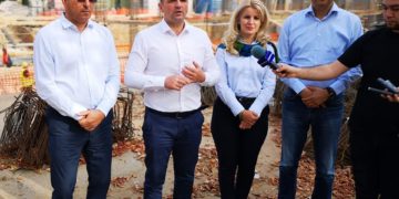 VIZITĂ PE ȘANTIERUL CARE VIZEAZĂ MODERNIZAREA ȘCOLII GIMNAZIALE „MIHAI VITEAZUL”