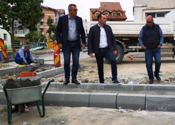 ÎNCĂ O PARCARE DIN MICRORAIONUL NR. 3, SE AFLĂ ÎN PLIN PROCES DE MODERNIZARE
