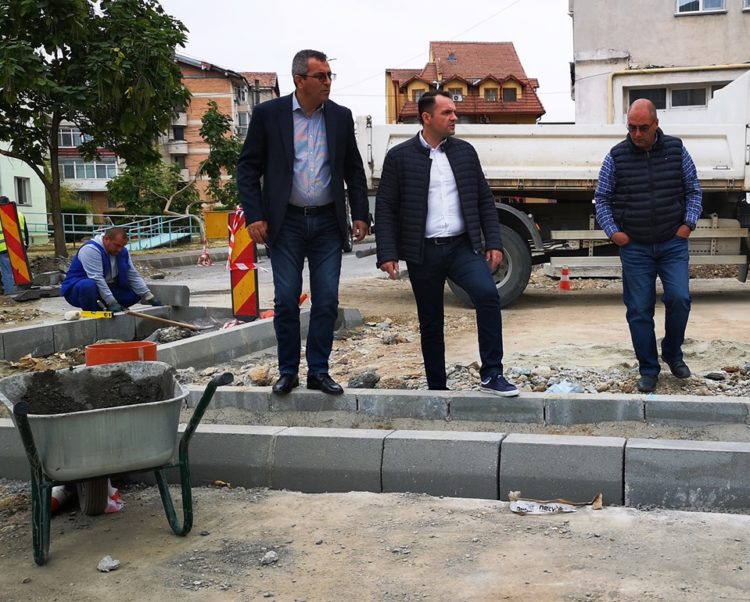 ÎNCĂ O PARCARE DIN MICRORAIONUL NR. 3, SE AFLĂ ÎN PLIN PROCES DE MODERNIZARE