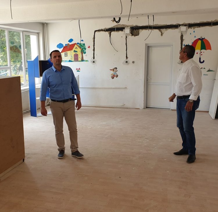 CONTINUĂ LUCRĂRILE LA GRĂDINIȚA NR. 8