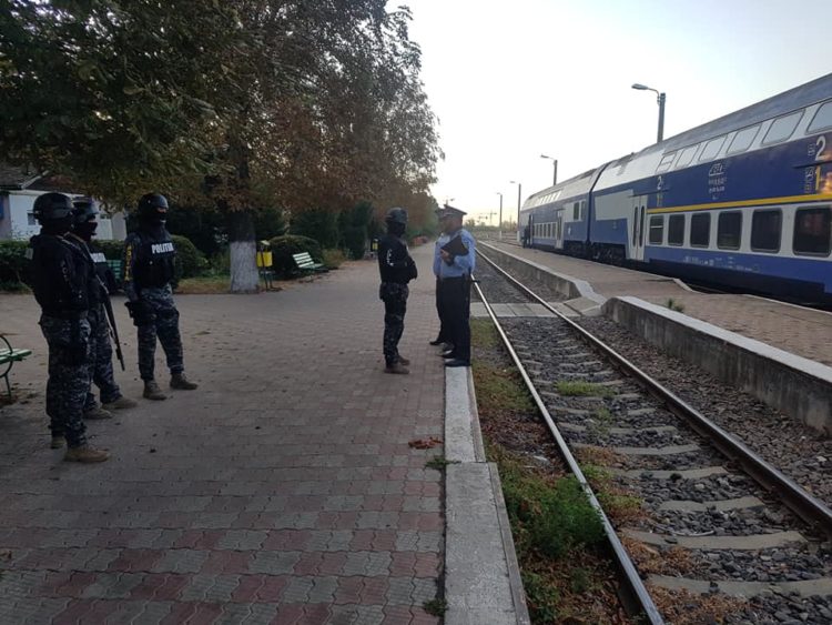 GĂRILE DIN DÂMBOVIȚA LUATE CU ASALT IN ACEASTĂ DIMINEAȚĂ DE POLIȚIE SI JANDARMERIE