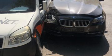 UN TÂNĂR, DE 24 DE ANI, A FOST RĂNIT ASTĂZI, LA TÂRGOVIȘTE, DUPĂ CE LIMUZINA PE CARE O CONDUCEA A FOST IZBITĂ DE O AUTOUTILITARĂ