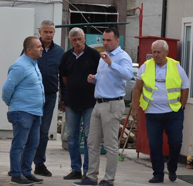 VIZITĂ PE ȘANTIERUL CARE VIZEAZĂ LUCRĂRILE DE MODERNIZARE A CELEI MAI IMPORTANTE PIEȚE PUBLICE DIN MUNICIPIUL TÂRGOVIȘTE