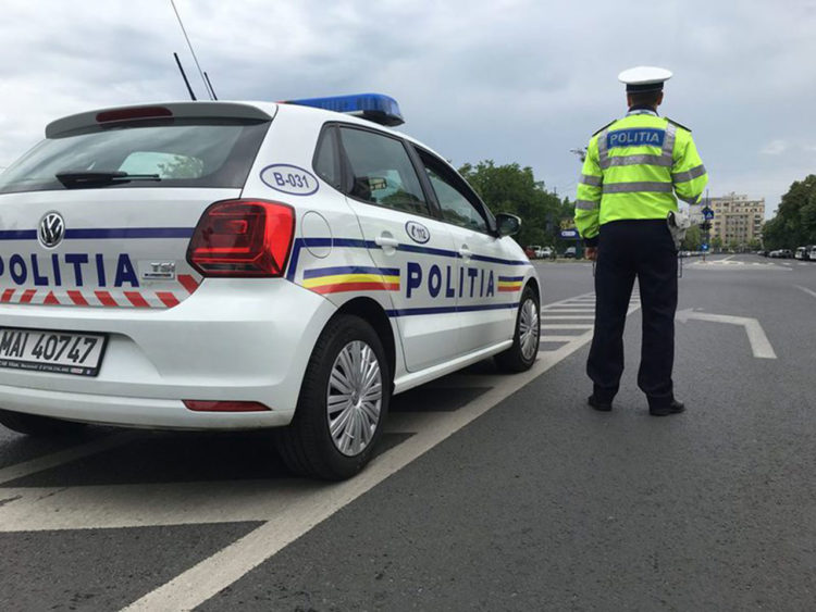 PESTE 460 DE SANCȚIUNI CONTRAVENȚIONALE APLICATE, 13 PERMISE DE CONDUCERE REȚINUTE ȘI 9 CERTIFICATE DE ÎNMATRICULARE RETRASE, SUNT CÂTEVA DIN REZULTATELE OBȚINUTE DE POLIȚIȘTII DE LA RUTIERĂ ȘI ORDINE PUBLICĂ