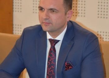 PRIMARUL MUNICIPIULUI TÂRGOVIȘTE, DANIEL CRISTIAN STAN, A DECLARAT ASTĂZI, CĂ NOUL GUVERN AR FACE UNA DINTRE CELE MAI MARI ERORI ADMINISTRATIVE SĂ OPREASCĂ PROGRAMUL NAȚIONAL DE DEZVOLTARE LOCALĂ
