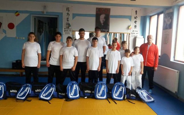 MOTIV DE BUCURIE PENTRU SPORTIVII ȘI ANTRENORII CLUBULUI SPORTIV TÂRGOVIȘTE!