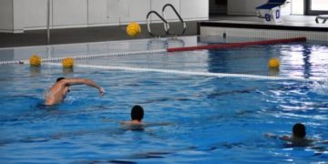 ECHIPA NAȚIONALĂ DE POLO A ROMÂNIEI SE PREGĂTEȘTE ZILELE ACESTEA LA COMPLEXUL TURISTIC DE NATAȚIE DIN TÂRGOVIȘTE