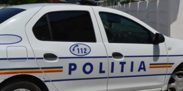 IERI, 8 OCTOMBRIE, POLIȚIȘTII DÂMBOVIȚENI AU INTERVENIT LA 30 DE EVENIMENTE, MAJORITATEA SESIZATE PRIN 112.DE ASEMENEA, AU APLICAT 335 DE SANCȚIUNI CONTRAVENȚIONALE, AU CONSTATAT 27 DE INFRACȚIUNI, IAR PENTRU NEREGULILE DESCOPERITE ÎN TRAFIC AU REȚINUT 14 PERMISE DE CONDUCERE ȘI AU RETRAS UN CERTIFICAT DE ÎNMATRICULARE