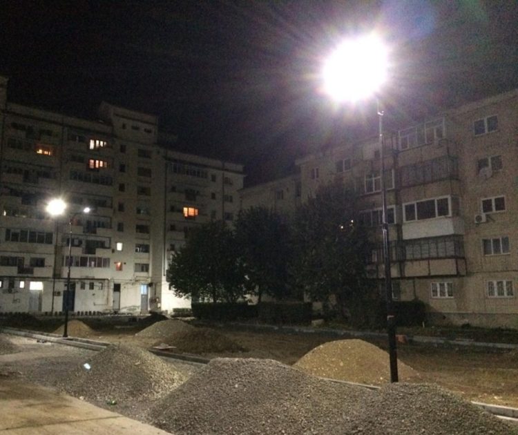 SISTEM NOU DE ILUMINAT PUBLIC ÎN MICRORAIONUL NR. 3, PARCAREA DIN ZONA BLOCURILOR 11 ȘI 12