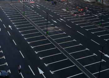 ADMINISTRAȚIA MUNICIPIULUI TÂRGOVIȘTE A REUȘIT SĂ DEA ÎN FOLOSINȚĂ, ÎN ACESTE ZILE, UNA DINTRE CELE MAI MARI PARCĂRI DE CARTIER. INVESTIȚIA A FOST REALIZATĂ ÎN MICRO 3