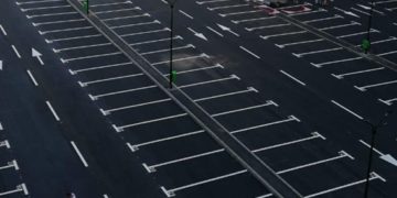 ADMINISTRAȚIA MUNICIPIULUI TÂRGOVIȘTE A REUȘIT SĂ DEA ÎN FOLOSINȚĂ, ÎN ACESTE ZILE, UNA DINTRE CELE MAI MARI PARCĂRI DE CARTIER. INVESTIȚIA A FOST REALIZATĂ ÎN MICRO 3