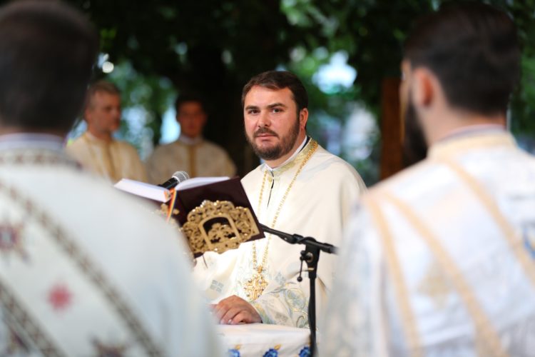 LECTORUL UNIVERSITAR IONUȚ GHIBANU -„POLITICIANUL DE LA CATEDRĂ ȘI POPII!”