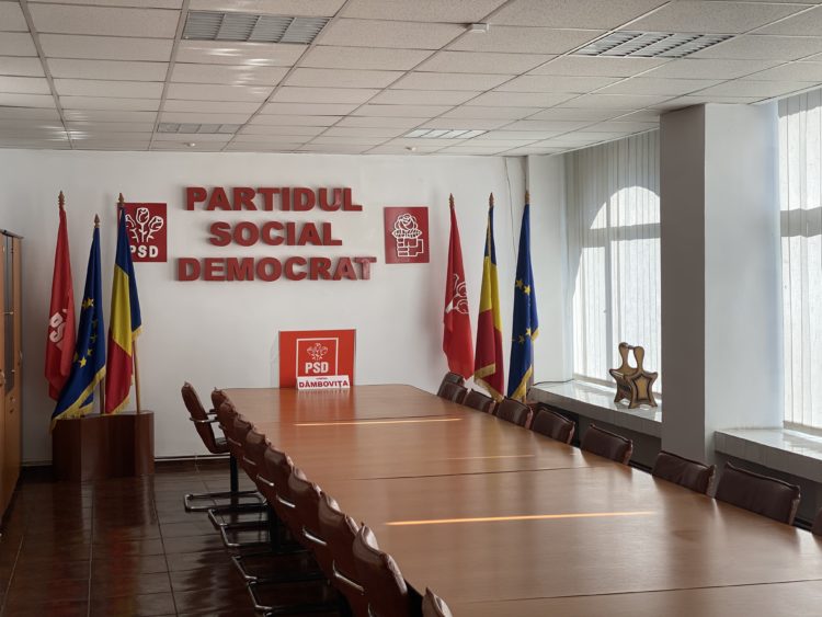 LOVITURĂ DE TEATRU! PRIMARII L-AU MAZILIT PE ALEXANDRU OPREA IERI ÎN CADRUL CEx! ROVANA PLUMB A REVENIT ÎN FORȚĂ! DOI LIDERI AI PSD DÂMBOVIȚA PROPUȘI PENTRU RETRAGEREA SPRIJINULUI POLITIC!