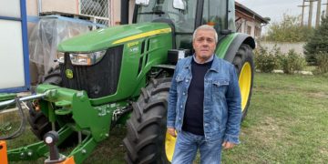 Lovitură de proporții dată de primarul de la Costestii din Vale! Singurul tractor John Deere deținut de vreo comună din Județul Dâmbovița se află la primăria condusă de Toma Matei!