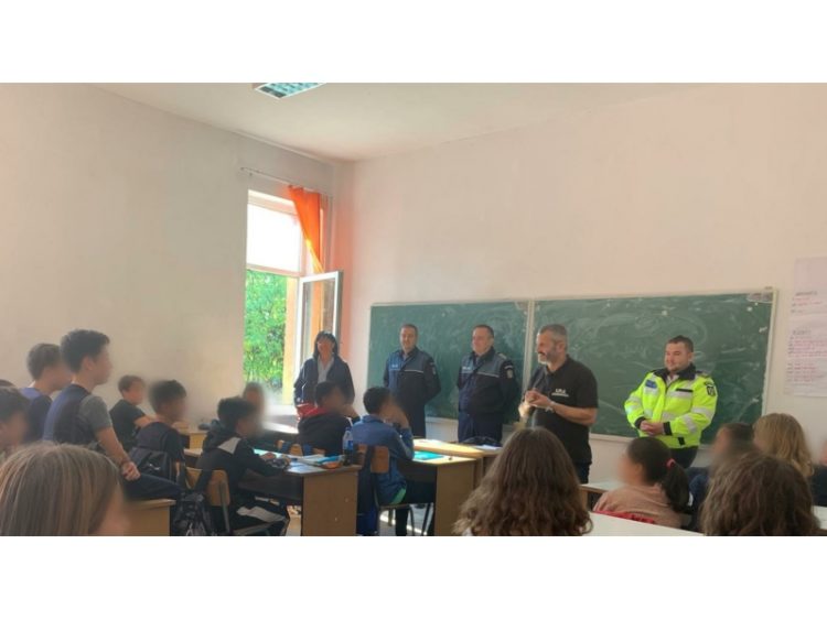 SESIUNE DE INFORMARE A ELEVILOR DE LA ȘCOALA GIMNAZIALĂ RĂCARI