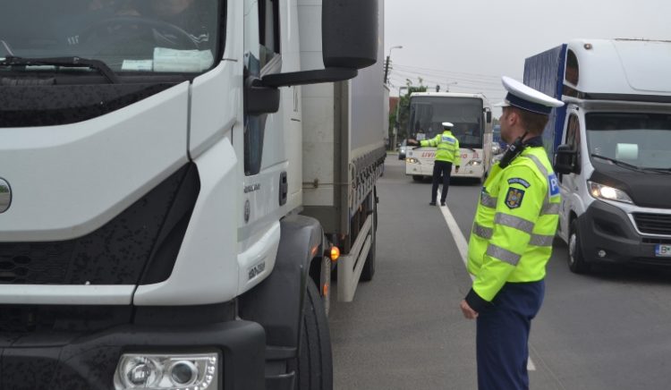 AUTOVEHICULELE PENTRU TRANSPORTUL PERSOANELOR SAU MĂRFURILOR VOR FI OPRITE PENTRU CONTROL, ÎN ACEASTĂ SĂPTĂMÂNA, DE POLIȚIȘTII RUTIERI. ACTIVITĂȚILE SUNT DESFĂȘURATE SIMULTAN ÎN TOATE STATELE MEMBRE ALE U.E