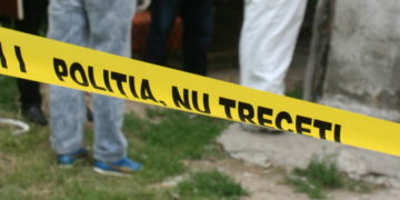 TRAGEDIE ÎN COMUNA DÂMBOVIȚEANĂ GURA ȘUȚII. O FEMEIE A FOST GĂSITĂ MOARTĂ ÎN LOCUINȚA FIICEI SALE