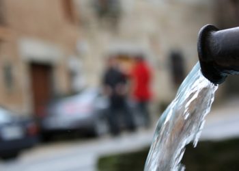 Compania de Apă Târgoviște Dâmbovița S.A. anunță utilizatorii din Municipiul Moreni ca s-a intrerupt furnizarea serviciului de alimentare cu apă în următoarele zone