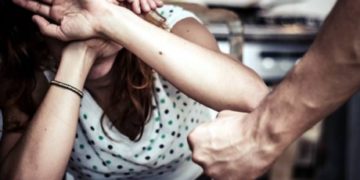POLIȚIȘTII DIN MORENI AU REȚINUT UN TÂNĂR DIN LOCALITATEA COLIBAȘI , BĂNUIT DE COMITEREA INFRACȚIUNII DE TÂLHĂRIE ȘI TENTATIVĂ LA INFRACȚIUNEA DE VIOL
