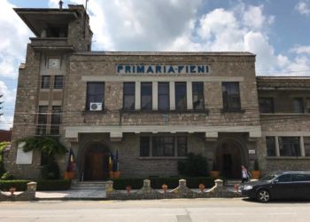 PRIMĂRIA ORAȘULUI FIENI – SPECTACOL OMAGIAL DE ZIUA NAȚIONALĂ