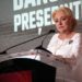 Aseară a învins democrația. Viorica Dăncilă a stat 3 ore în fața presei, Iohannis a luat pauză după 45 de minute de discuții cu oamenii de casă