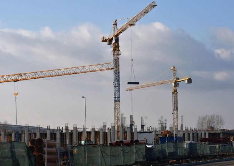 Lucrările la „Dâmbovița Mall”, primul mare centru comercial din Târgoviște, se desfasoara in ritm sustinut