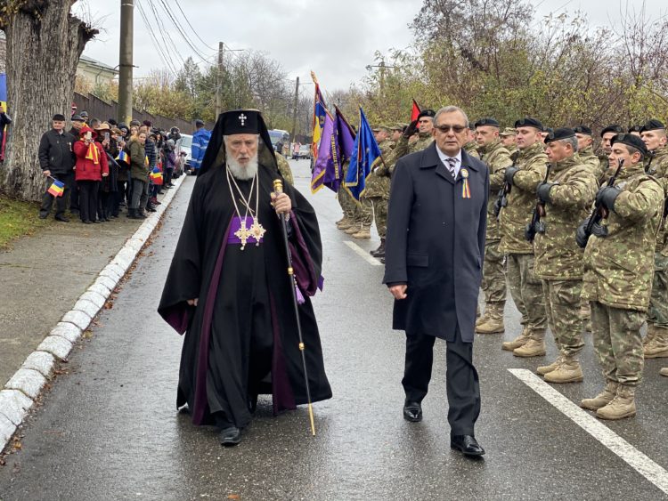 GALERIE FOTO – CEREMONIE PUBLICĂ MILITARĂ ȘI RELIGIOASĂ – 1 DECEMBRIE