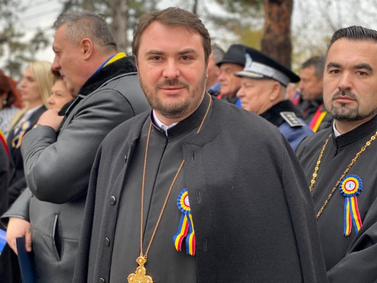 GALERIE FOTO – CEREMONIE PUBLICĂ MILITARĂ ȘI RELIGIOASĂ – 1 DECEMBRIE