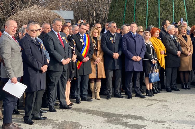 ZIUA VICTORIEI REVOLUȚIEI ROMÂNE SĂRBĂTORITĂ LA TÂRGOVIȘTE – GALERIE FOTO (VEZI CE POLITICENI AU FOST ȘI CARE AU LIPSIT)