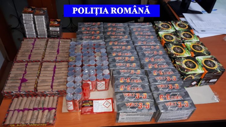74 de tone de articole pirotehnice confiscate și peste 1.100 de infracţiuni au fost constatate de polițiști