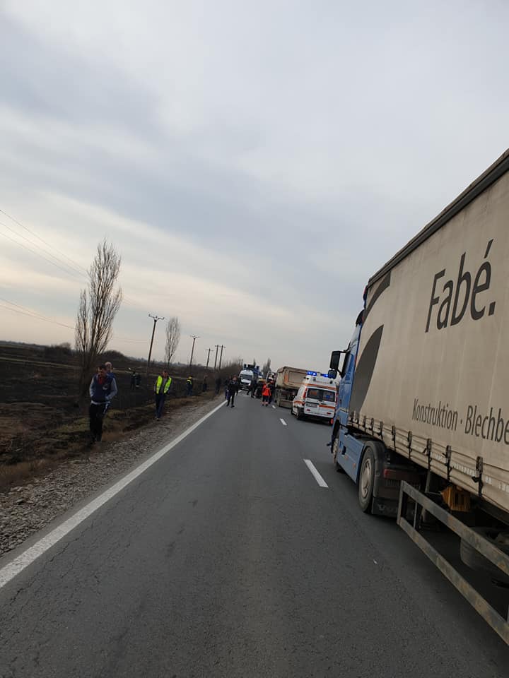Accident între două tiruri pe DN1A!